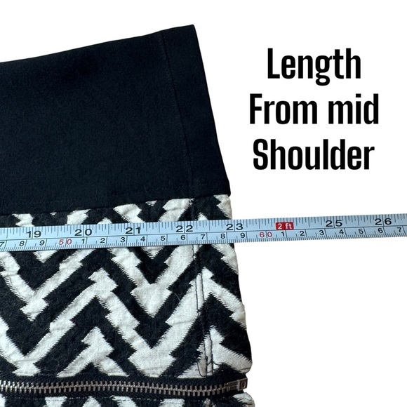 Chico's Black White Zig Zag Stripe Asymetric Zip Lightweight Moto Jacket Size M - Picture 10 of 12